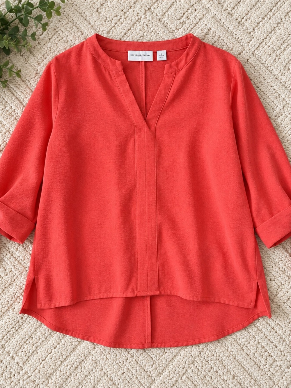 New York and Co Coral v-neck blouse with tie sleeves, size small